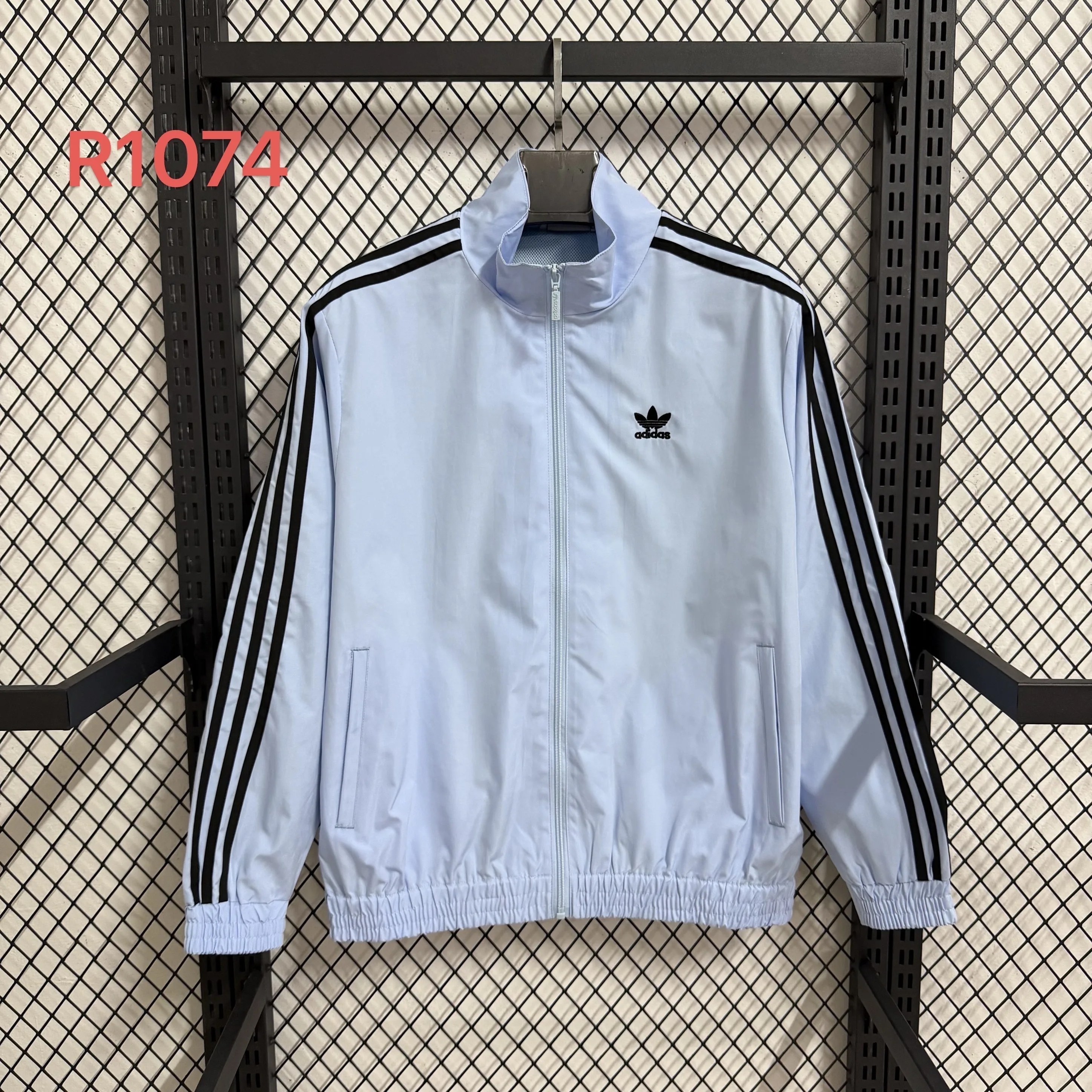 R1074 浅蓝阿迪荷花休闲防水风衣