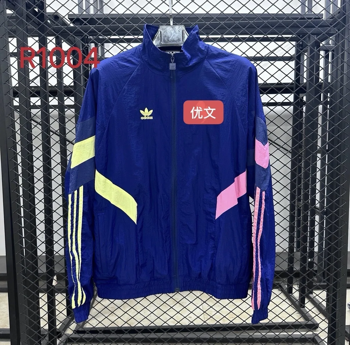 R1004 复古优文风衣
