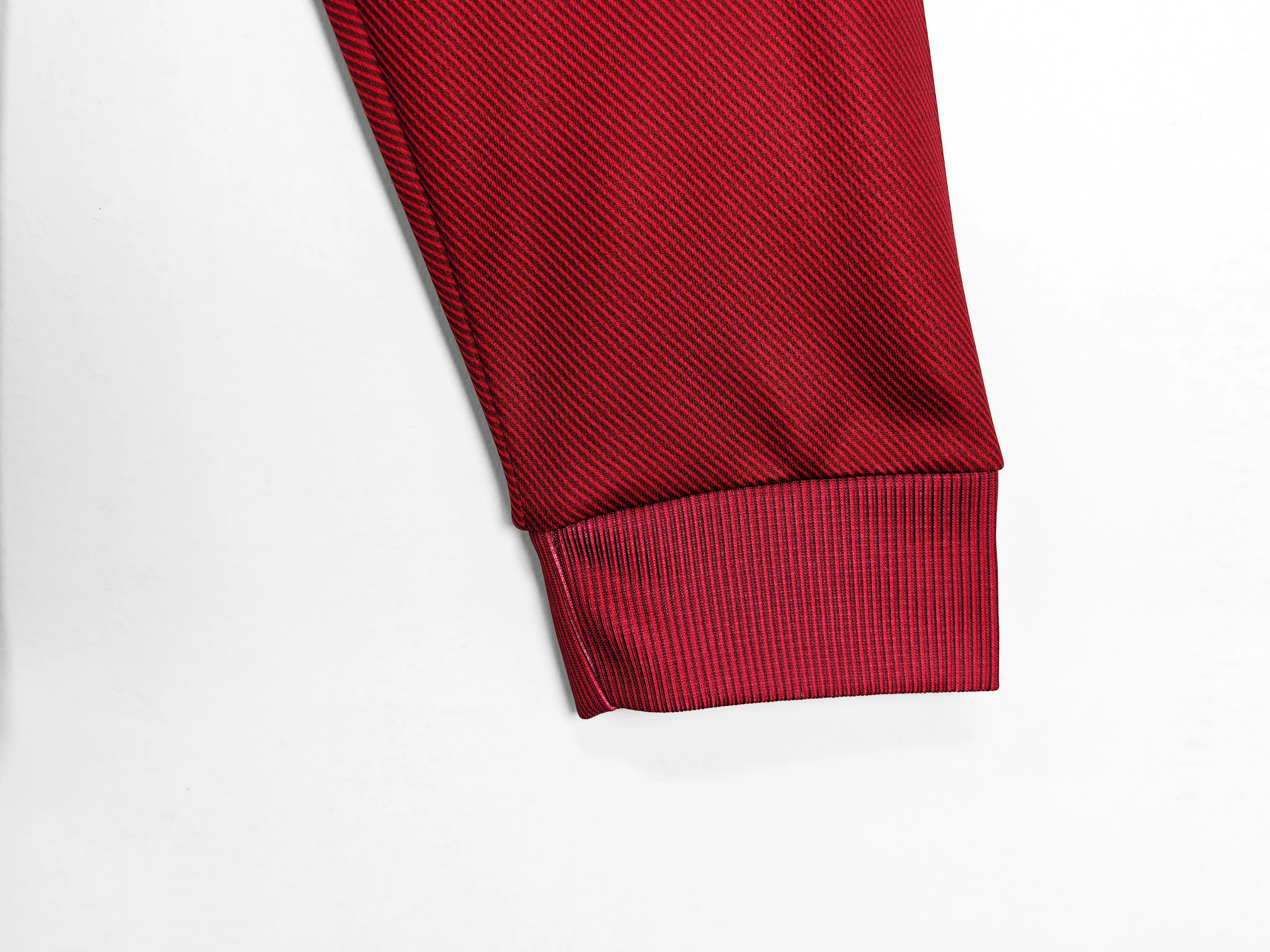长袖：2016赛季葡萄牙主场复古3B