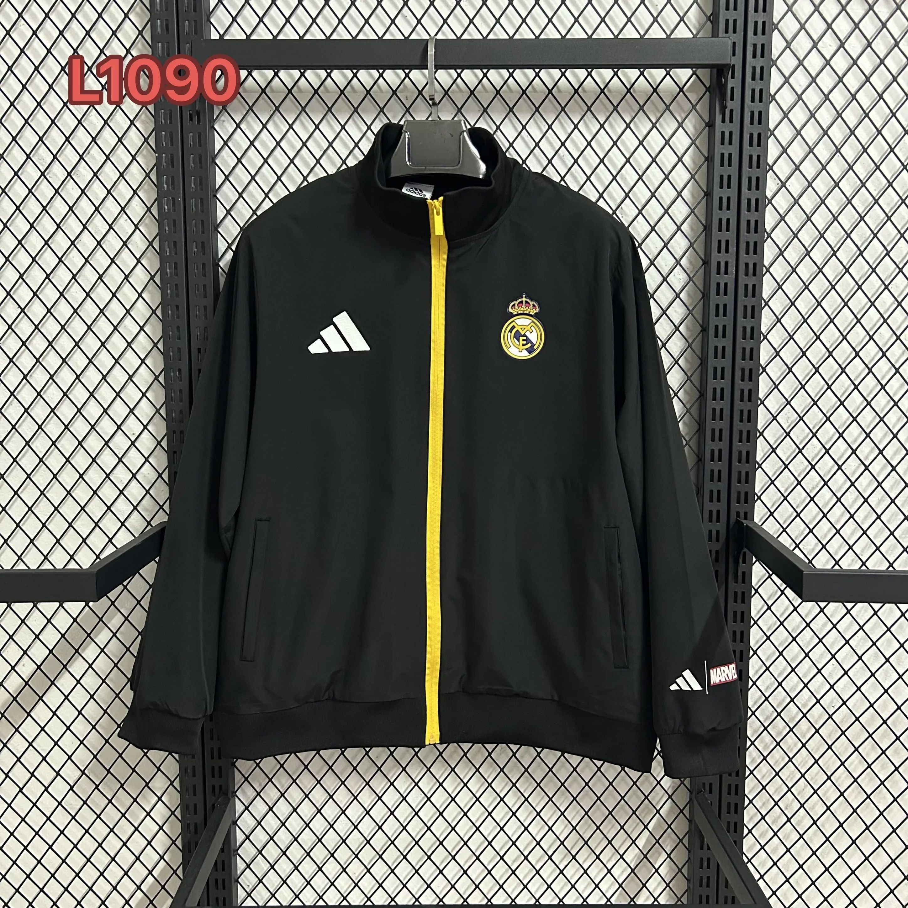 L1090 皇马联名漫威款休闲防水风衣