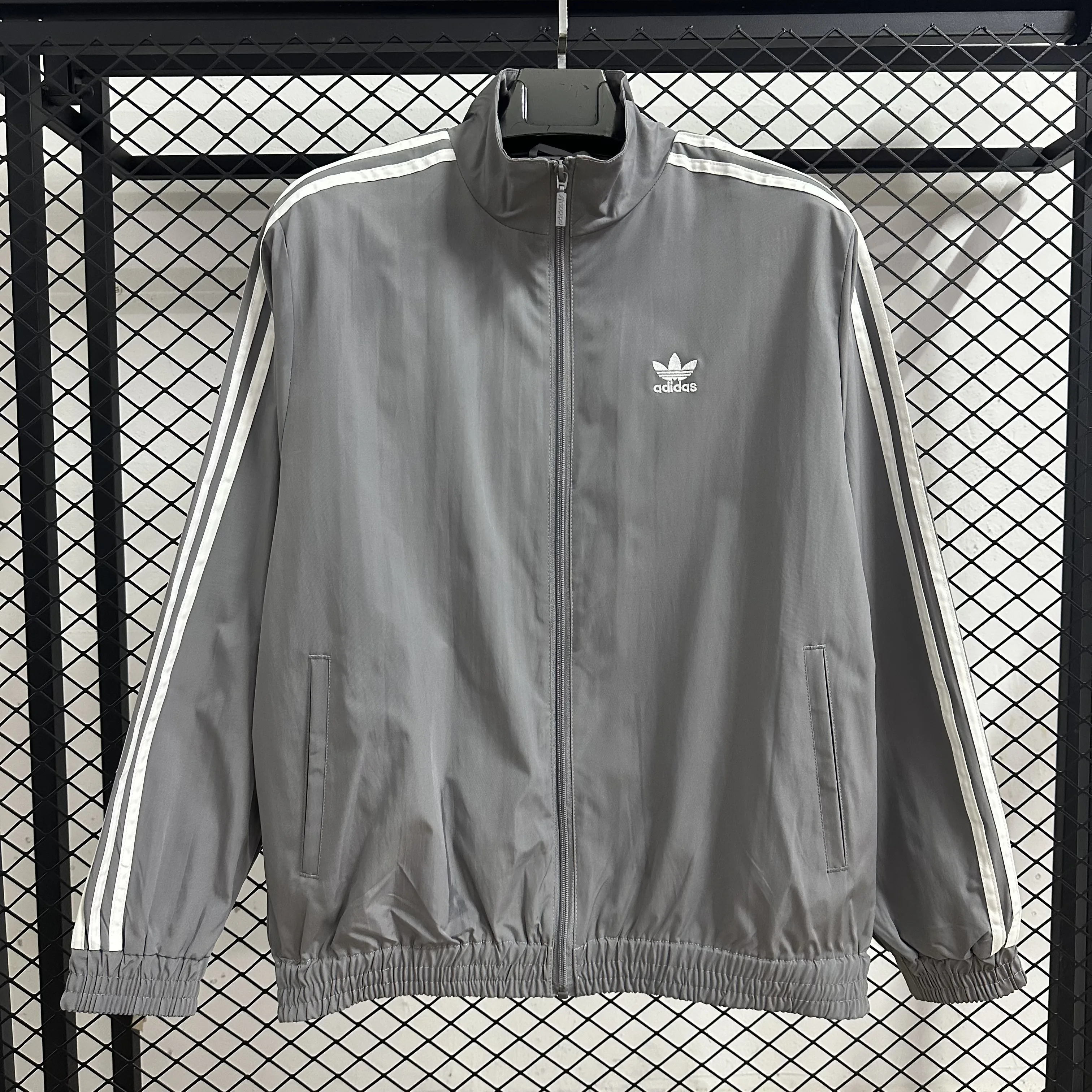 R1064 灰色阿迪荷花休闲防水风衣