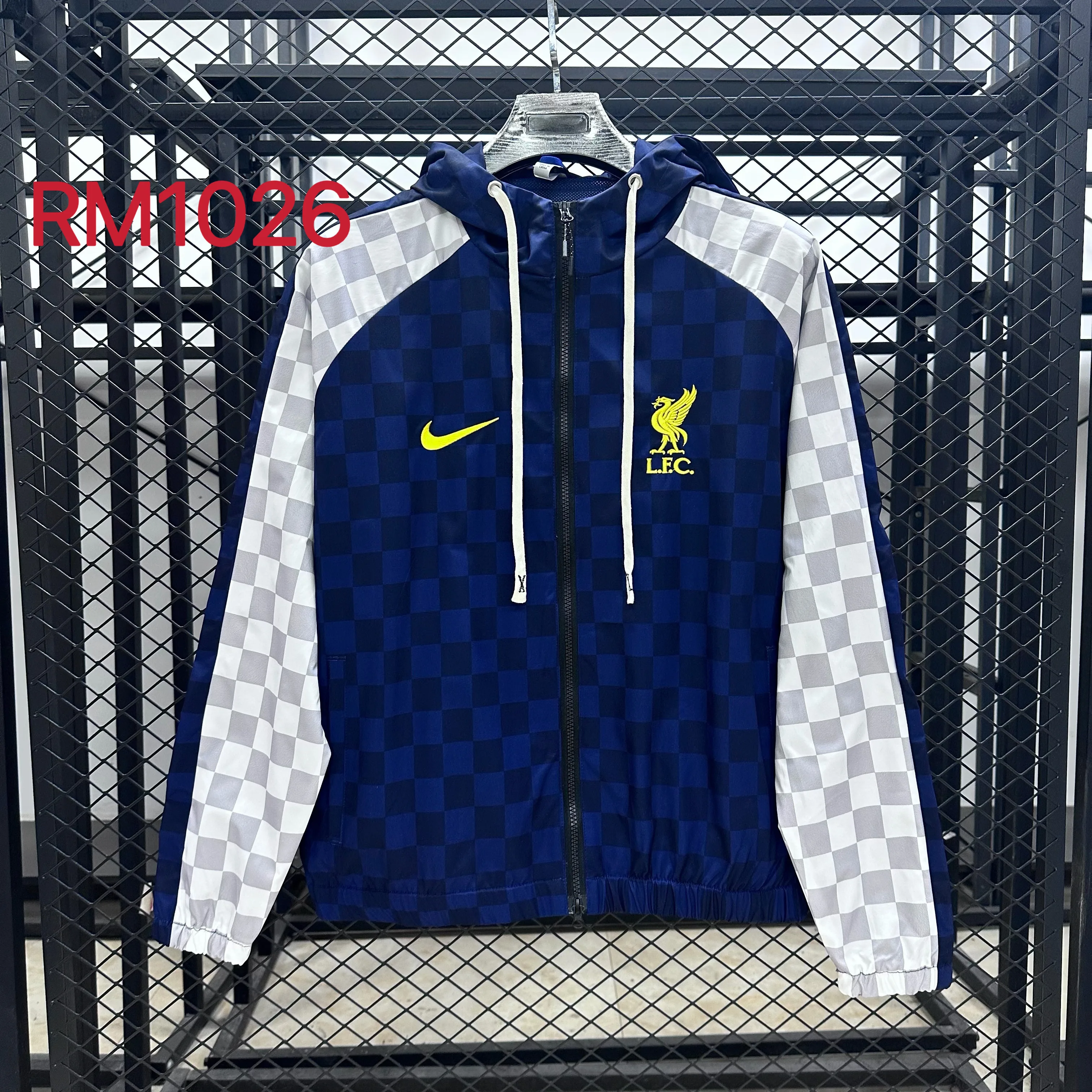 RM1026 赛季利物浦防水戴帽风衣