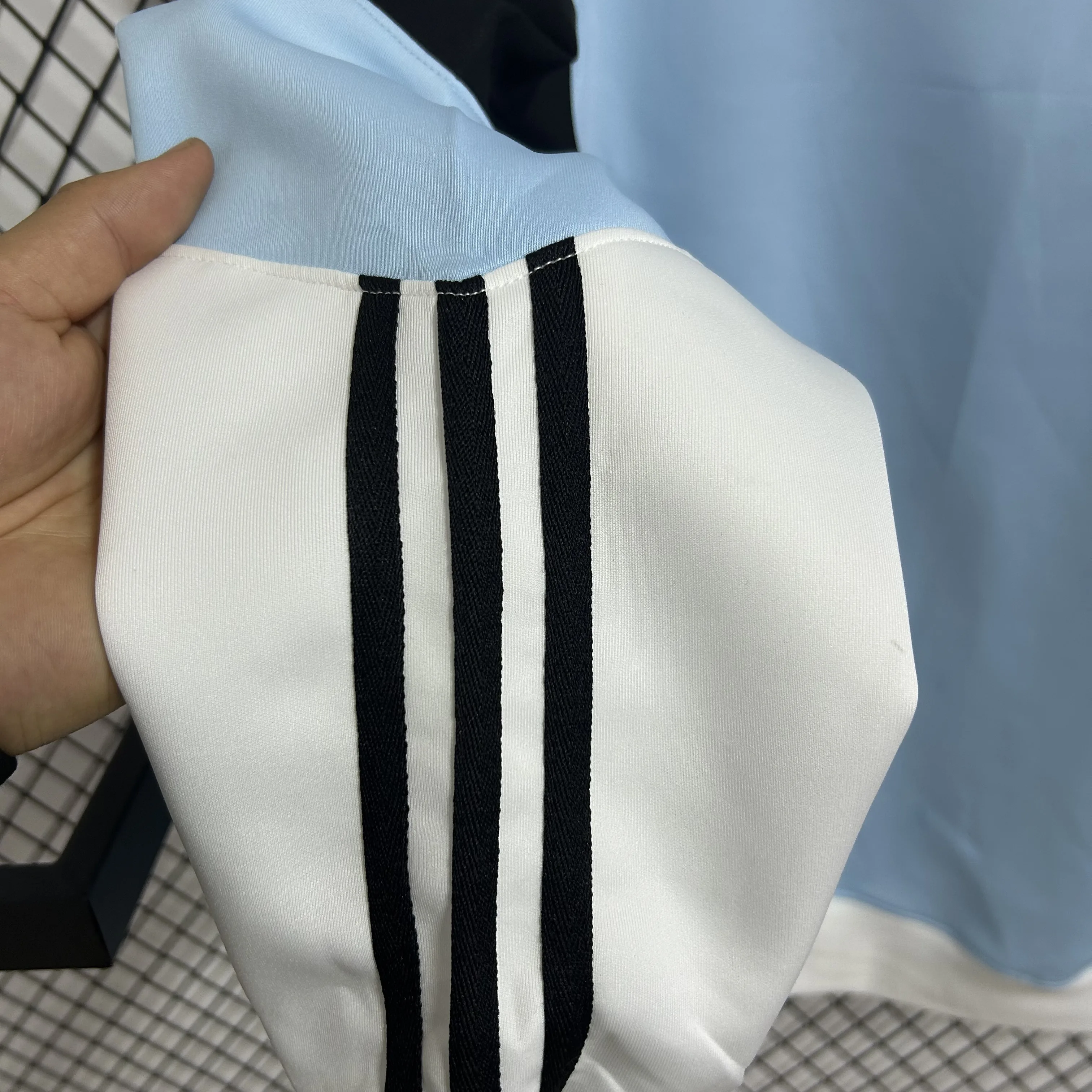W2209 曼城蓝配白加厚休闲卫衣