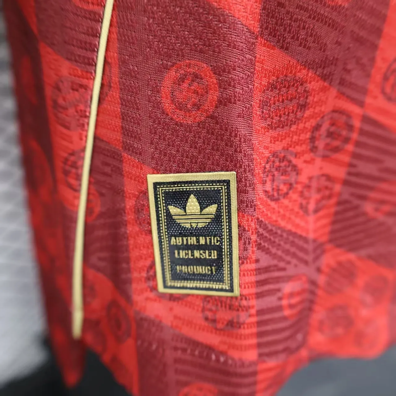 球员:拜仁周年版红