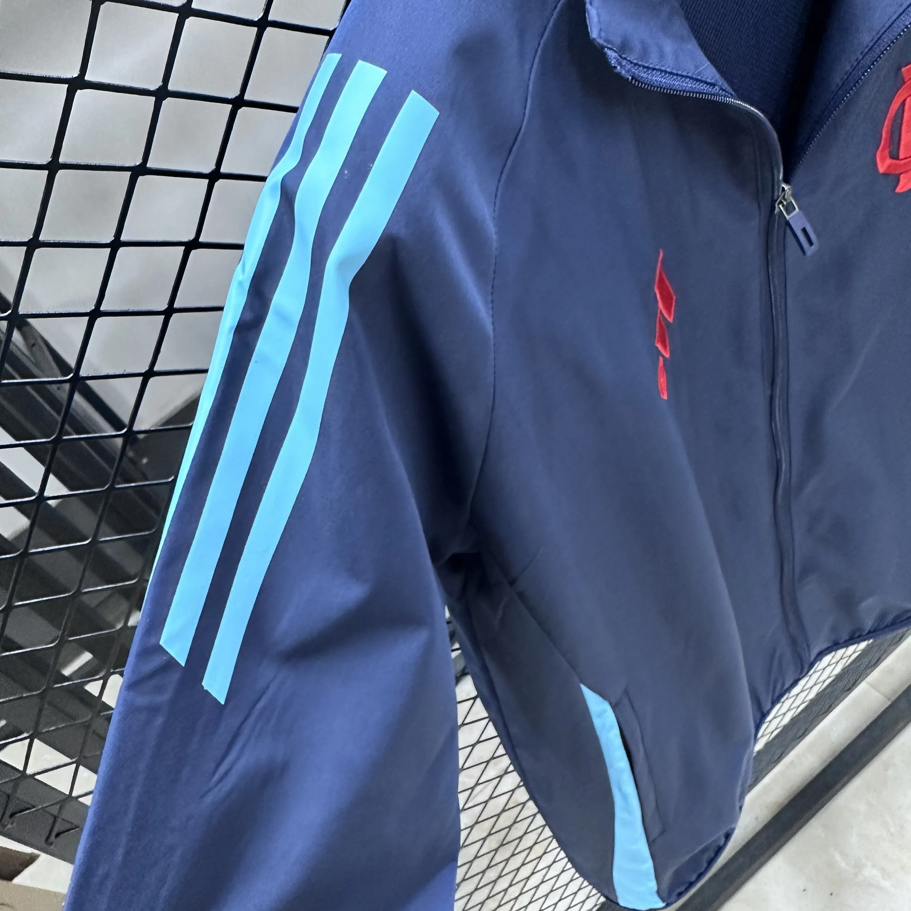 R1015 弗拉门戈2526防水防风衣